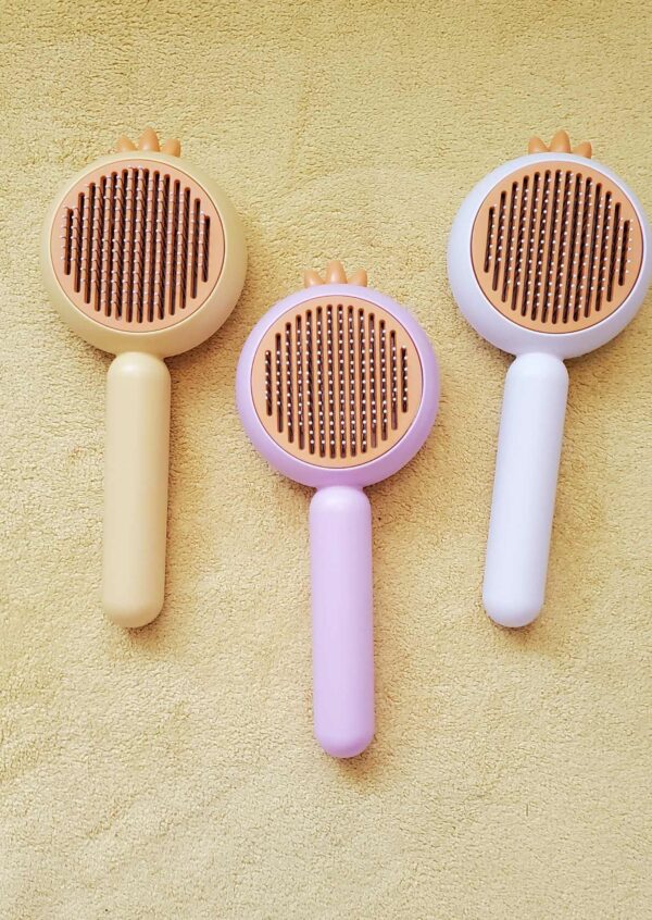 Slicker Brush Self-cleaning
